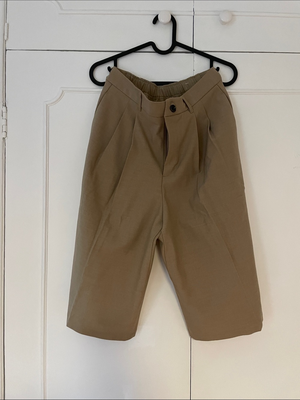High-Waist Women’s Bermuda Shorts in Khaki